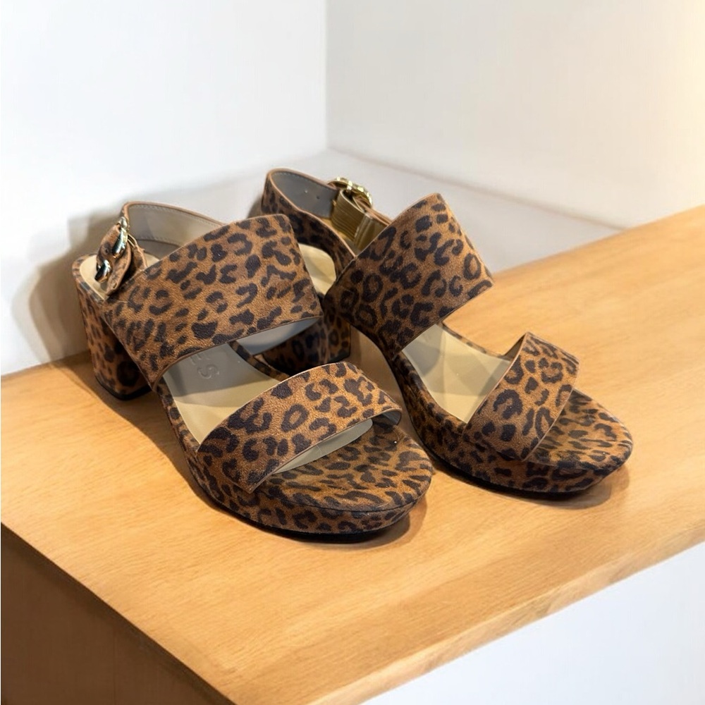 Never WORN, size 8.5 AEROSOLS, animal print, chunky heel.